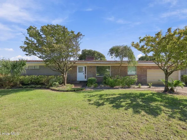 563 Neptune Drive, Cape Carteret, NC 28584