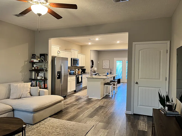 720 Bradburn Village Way — Photo 4
