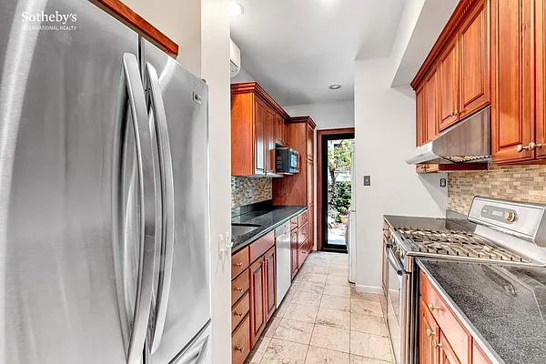 Rented by Sotheby's International Realty | media 38