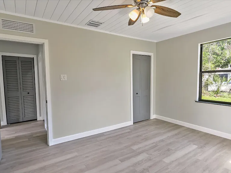 3303 Avenue F — Photo 6