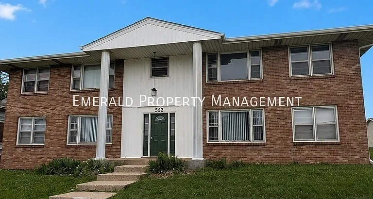 562 N Mulford Rd #4 — Photo 1