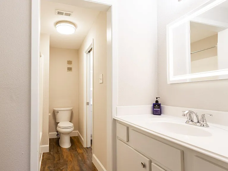 401 Lakeside Ln #111 — Photo 24