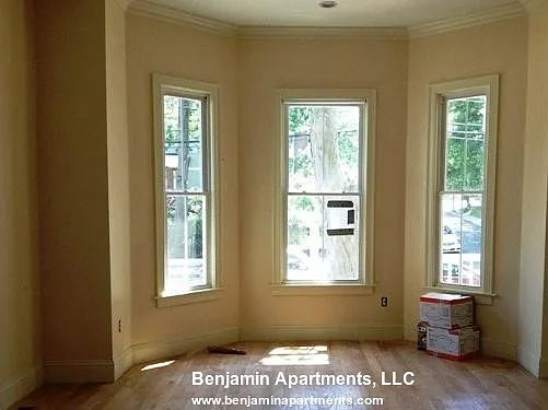 4 bed, 3.5 bath, 1111 sqft, $5,100 — Photo 3