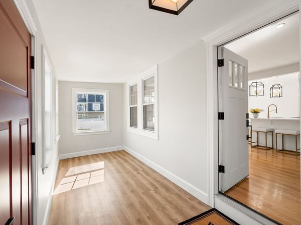 39 Bassett St, Milton, MA 02186