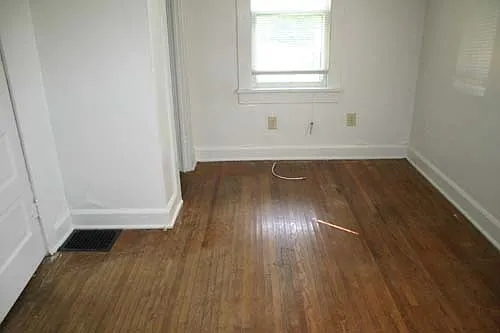 217 S Clark - Available August 2024 — Photo 4