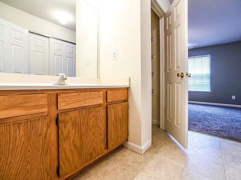 Cardinal Creek Apartments — Photo 7