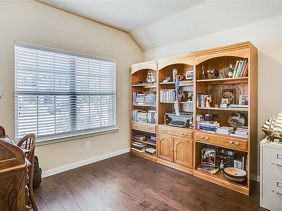 3rd image of 3416 Canyon Lake Dr