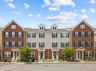 82 Landmark Ln #82, Fair Lawn, NJ 07410