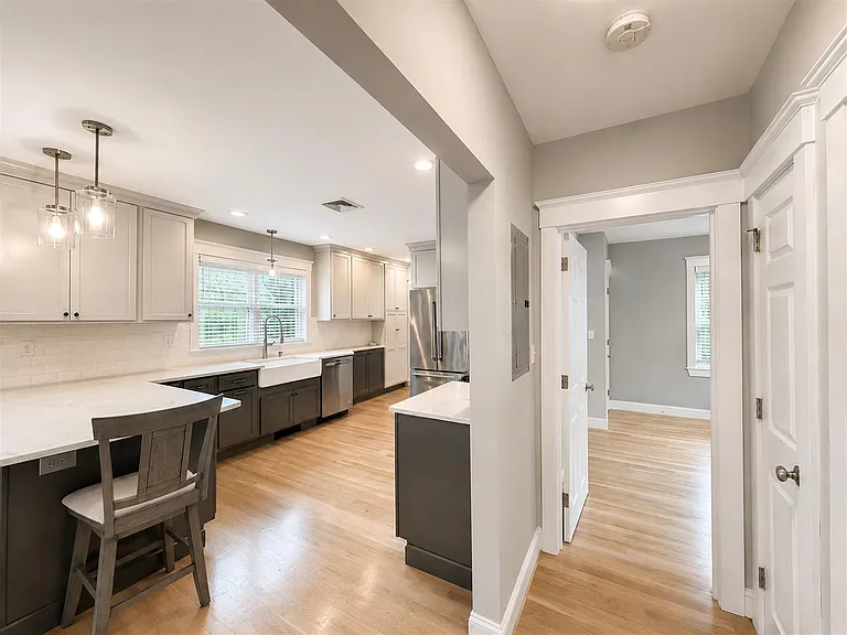 46 Garrison Ave — Photo 23