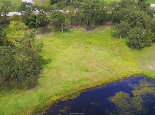 7032 McCrae Ln, Bryan, TX 77808