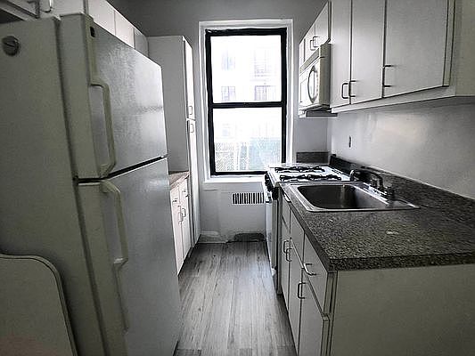 2nd image of 822 Ocean Ave APT 1G