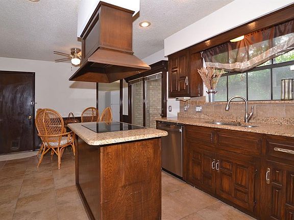 2nd image of 3404 Canterbury Ct