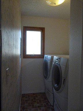 4th image of 115 1/2 Daly Ave