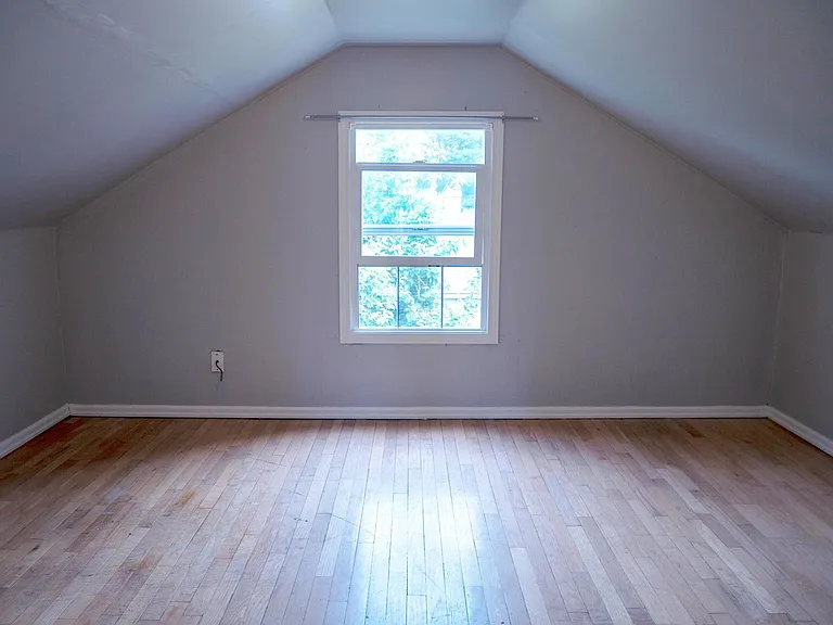 1725 N Killingsworth St — Photo 12