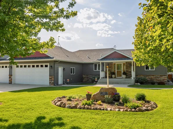 2111 Robins Nest SE, Alexandria, MN 56308