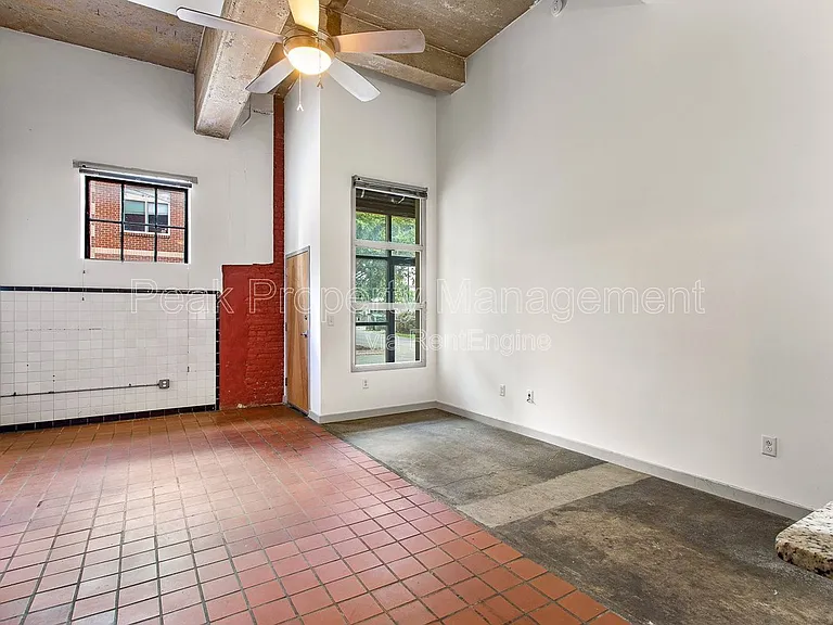 7 E Jackson St — Photo 22