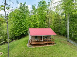 994 Fairview Rd, Hampton, TN 37658