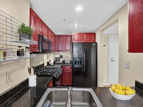 1 Nassau St Unit 1607, Boston, MA 02111