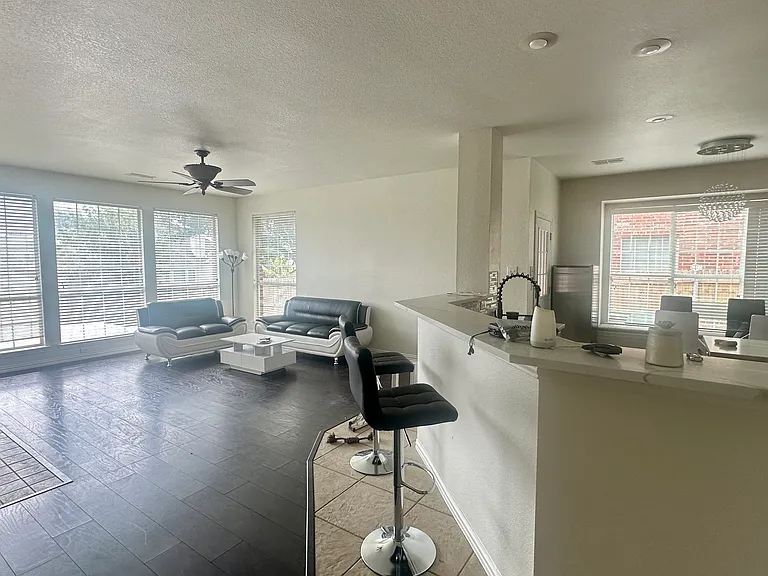 6514 Lake Forest Ln — Photo 6