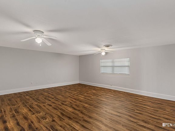5th image of 1604 Parkdale Dr