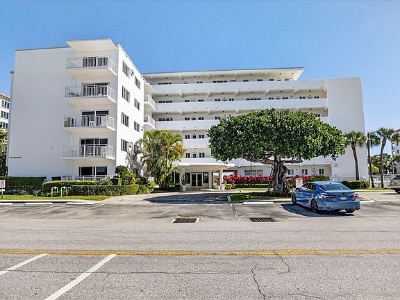 4th image of 33 Ocean Avenue #202