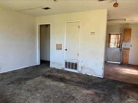 3rd image of 3344 Marcus Dr