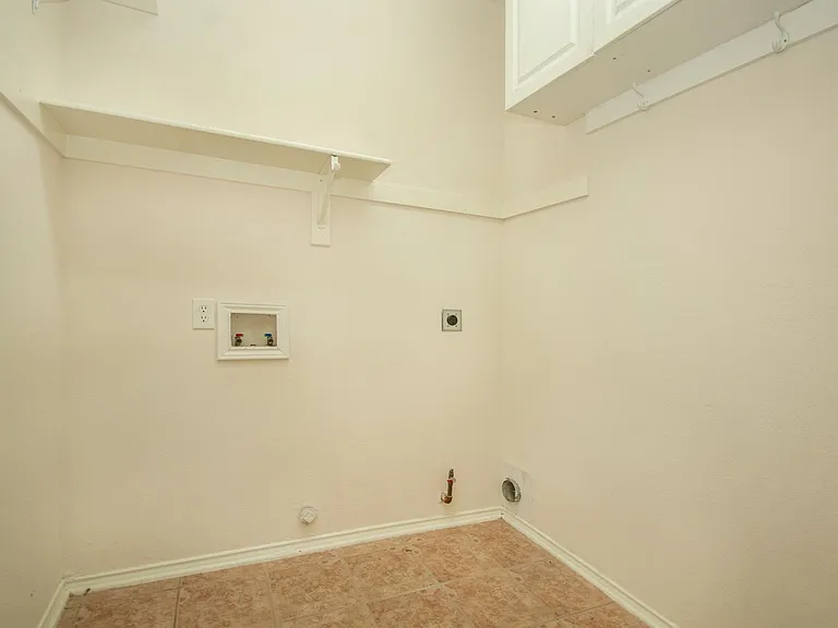 3412 Pueblo Dr — Photo 1
