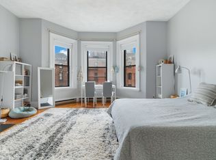 389 Beacon St APT 8, Boston, MA 02116