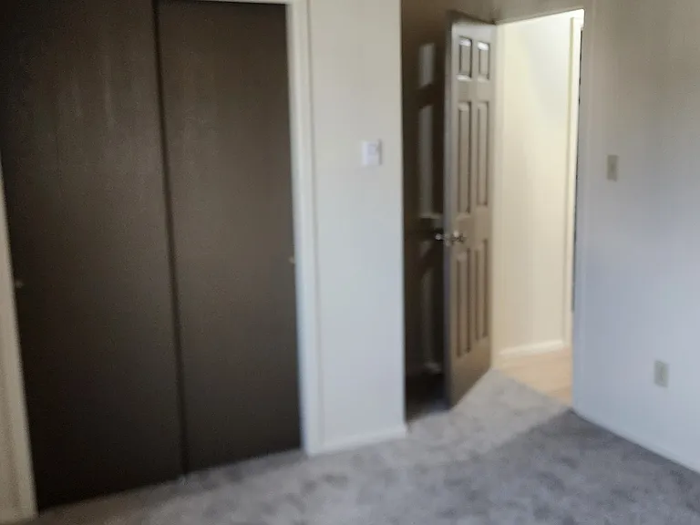 541L Eastview St — Photo 9