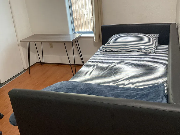 1405 Caroline St #D — Photo 4