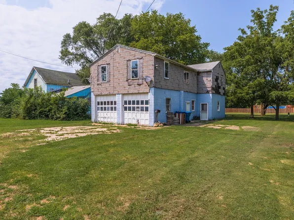 807 W Henry St, Pontiac, IL 61764