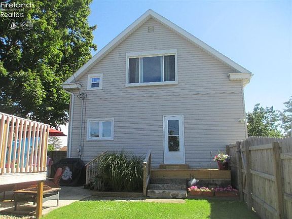 3rd image of 112 Wentz St