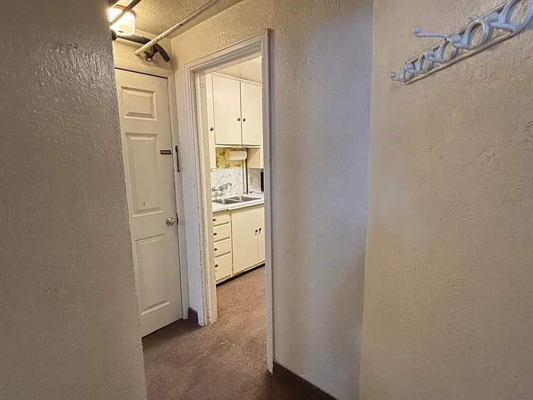 1278 Mound Ave — Photo 10