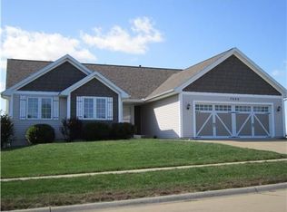 7000 Prairie Heights Dr SW, Cedar Rapids, IA 52404