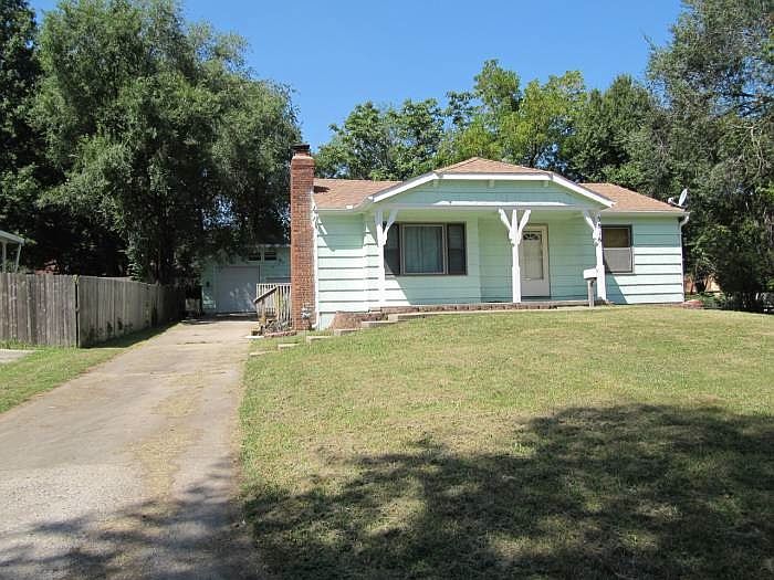 front of house and drivew