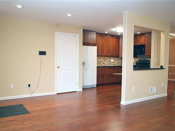 3rd image of 20A Jennifer Pl #20A
