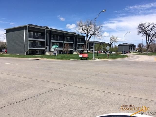 1st image of 701 Dakota Dr