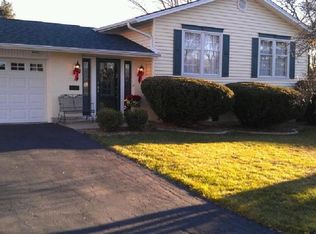 4005 Hudson Dr, Hoffman Estates, IL 60192