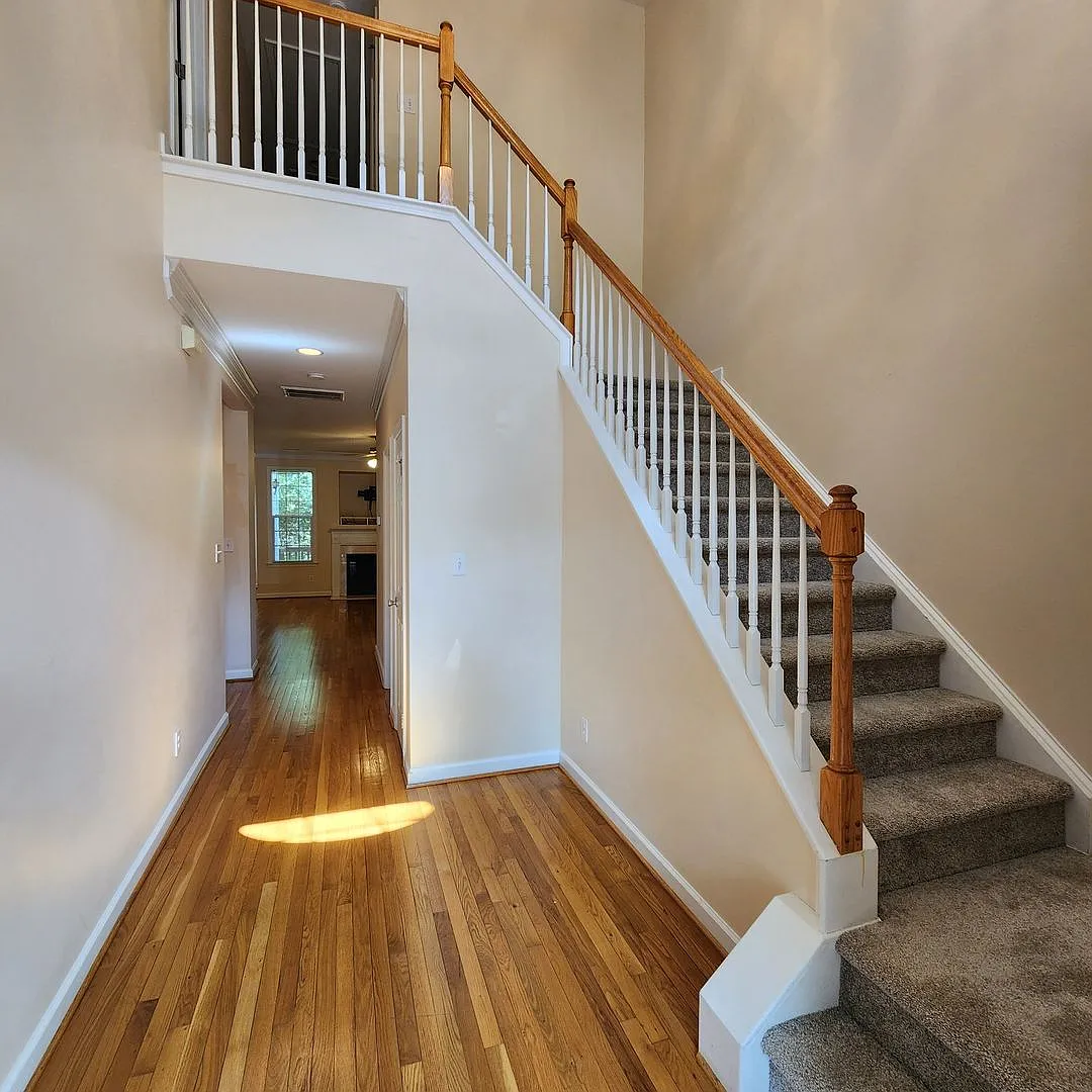 Spacious Townhome for Rent — Photo 3