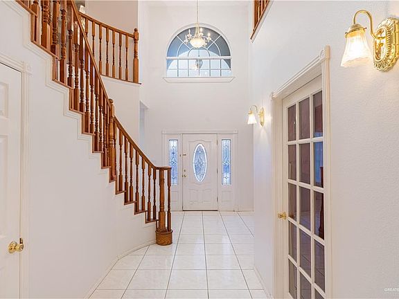 2nd image of 509 E Nassau Ave
