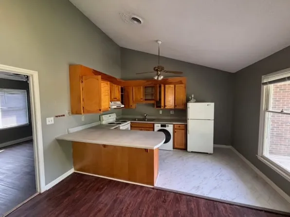 711 Church St APT B, Cramerton, NC 28032