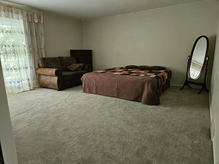 1465 E Spring Ln — Photo 13