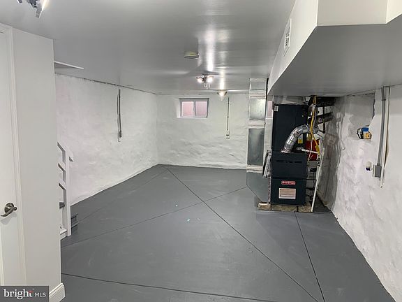 4th image of 909 Guenther Ave