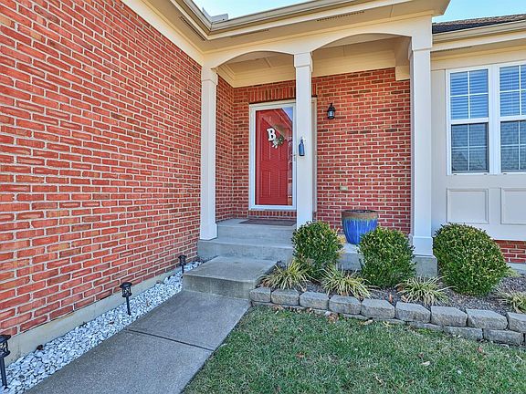 3rd image of 6905 Lucia Dr