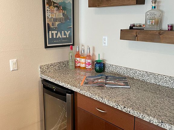 5th image of 1272 N Crescent Heights Blvd #128