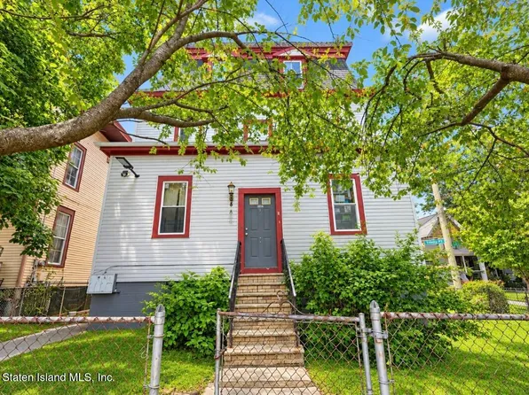 3 Trinity Pl, Staten Island, NY 10310
