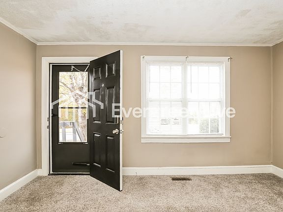 4th image of 4207 Garden St