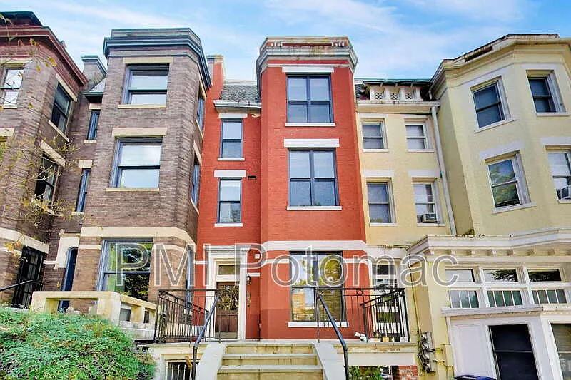 1952 Calvert St NW #1