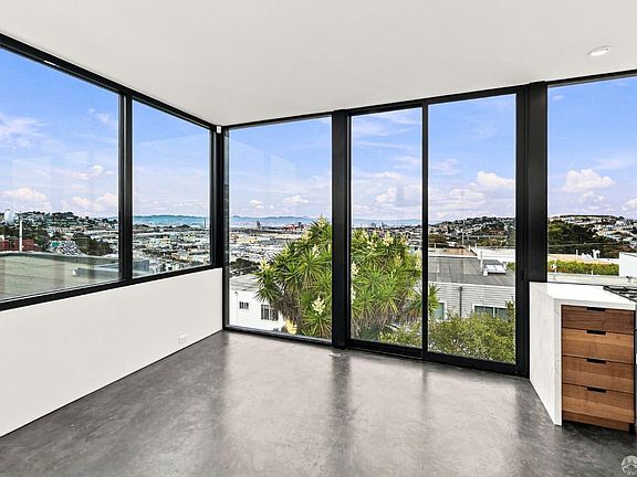 4th image of 75 Bronte St