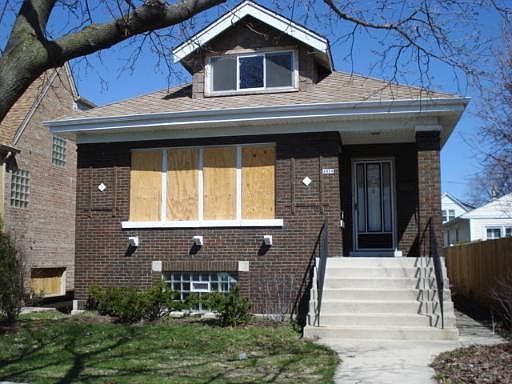 1st image of 4926 W Newport Ave